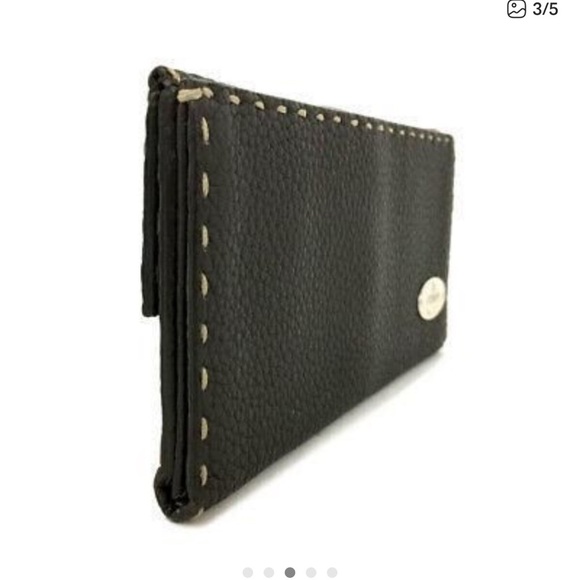Elegant Authentic Fendi Wallet - Picture 7 of 10
